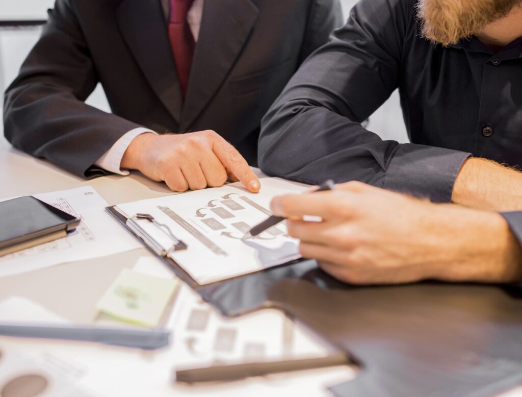 En TUCASATUREFUGIO somos una inmobiliaria en el Vallès Oriental especializada en acompañar procesos de compra y venta con cercanía y profesionalidad. Ofrecemos un servicio personalizado, transparente y adaptado a las necesidades de cada cliente.