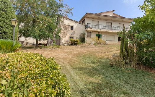 Masía y vivienda en Sant Pere de Vilamajor