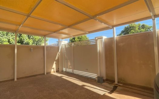 Exclusiva vivienda en planta con piscina privada en Calicanto-Chiva.